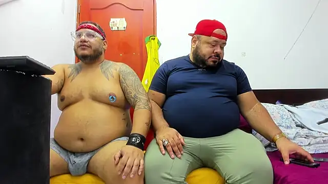 Snapshot of Latino_bigcock chatting on October 10, 2025, 10:53 pm Latino bigcock online show from October 10, 2025, 10:53 pm