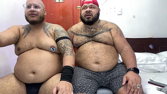 Snapshot of Latino_bigcock chatting on November 13, 2025, 3:38 am Latino bigcock online show from November 13, 2025, 3:38 am