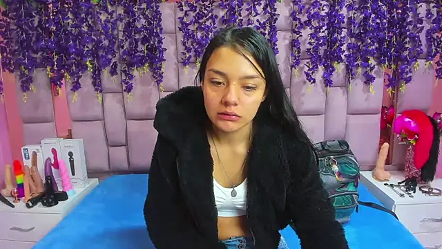 Snapshot of Bich_Anal_ chatting on January 3, 2025, 1:14 pm Bich Anal  online show from January 3, 2025, 1:14 pm