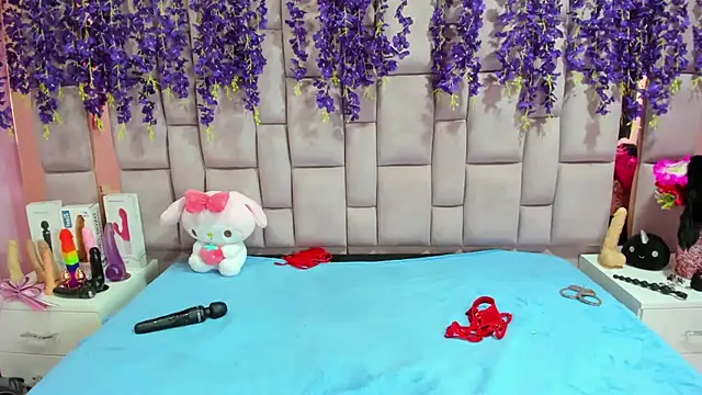 Snapshot of Bich_Anal_ chatting on January 9, 2025, 7:18 pm Bich Anal  online show from January 9, 2025, 7:18 pm