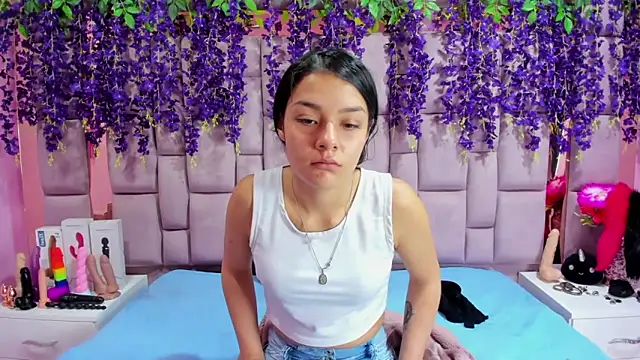 Snapshot of Bich_Anal_ chatting on January 10, 2025, 1:09 pm Bich Anal  online show from January 10, 2025, 1:09 pm