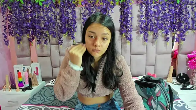 Snapshot of Bich_Anal_ chatting on January 17, 2025, 1:24 pm Bich Anal  online show from January 17, 2025, 1:24 pm