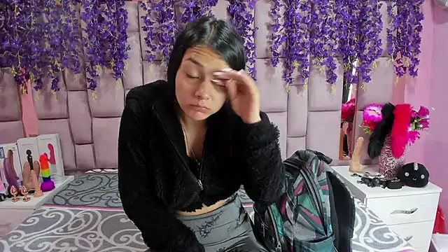 Snapshot of Bich_Anal_ chatting on January 21, 2025, 1:00 pm Bich Anal  online show from January 21, 2025, 1:00 pm