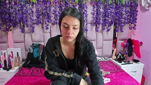 Snapshot of Bich_Anal_ chatting on February 17, 2025, 1:21 pm Bich Anal  online show from February 17, 2025, 1:21 pm