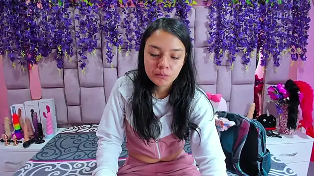 Snapshot of Bich_Anal_ chatting on February 20, 2025, 1:40 pm Bich Anal  online show from February 20, 2025, 1:40 pm