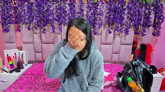 Snapshot of Bich_Anal_ chatting on March 7, 2025, 12:56 pm Bich Anal  online show from March 7, 2025, 12:56 pm