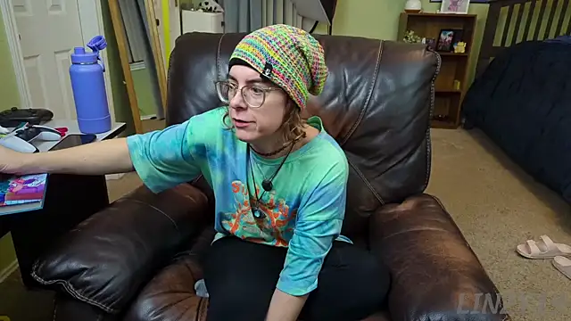 Linzy 19 online show from December 25, 2024, 2:35 am