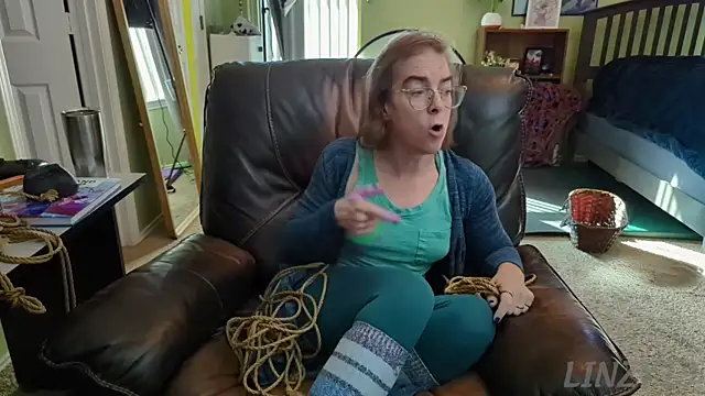 Linzy 19 online show from December 30, 2024, 5:02 pm