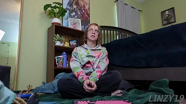 Linzy 19 online show from December 31, 2024, 3:20 pm