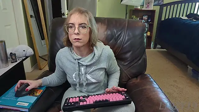 Linzy 19 online show from January 6, 2025, 4:55 pm