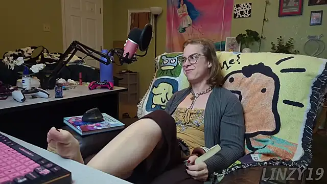 Linzy 19 online show from March 12, 2025, 3:02 am