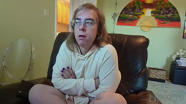 Linzy 19 online show from September 9, 2025, 1:21 pm