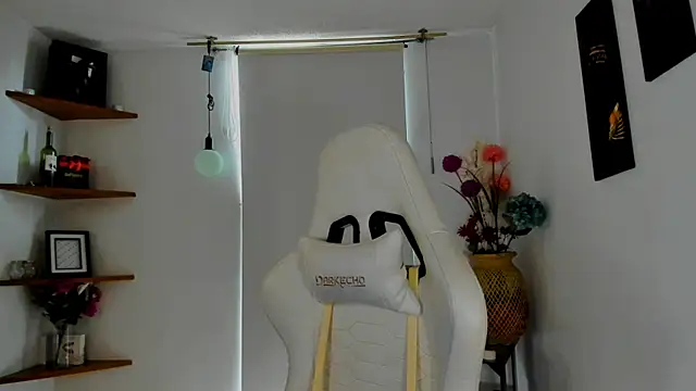 ScarlettMalbec online show from January 9, 2025, 7:40 pm