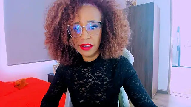ScarlettMalbec online show from June 19, 2026, 8:34 pm