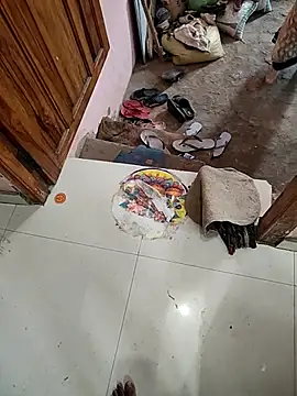 COUPLLE VILLAGE online show from November 3, 2025, 3:08 am