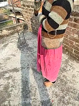 COUPLLE VILLAGE online show from November 25, 2025, 2:55 am