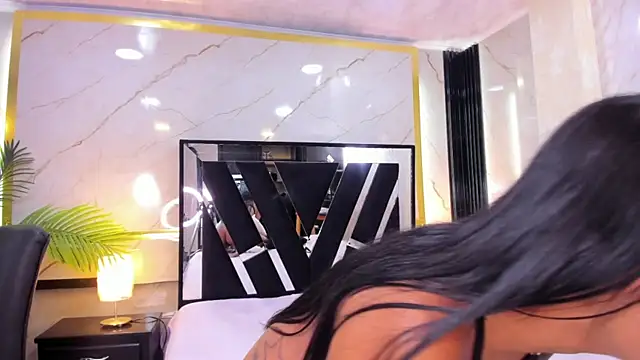 Lia-Anahiz online show from February 4, 2025, 2:07 am