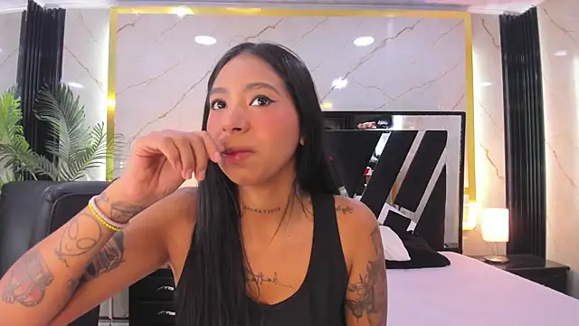 Lia-Anahiz online show from March 13, 2025, 3:54 am