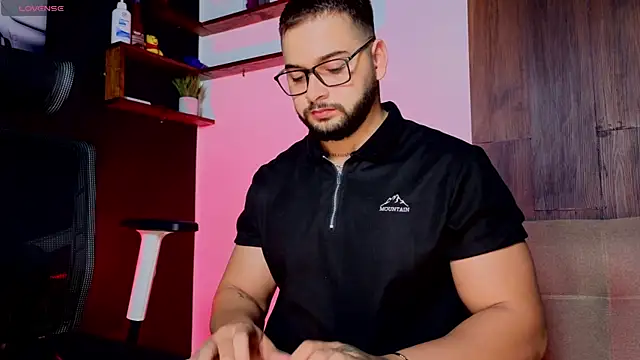 Andrew Brown online show from December 2, 2025, 10:05 pm