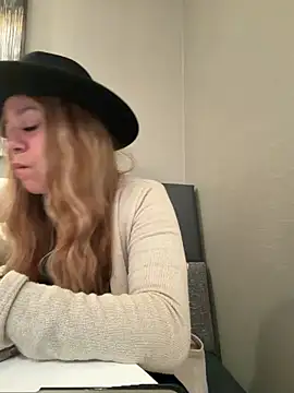 Snapshot of Bigbuttbrooklynn chatting on November 29, 2025, 5:05 pm Bigbuttbrooklynn online show from November 29, 2025, 5:05 pm