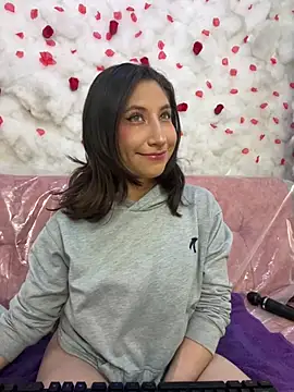 SkarletJhonson  online show from February 18, 2026, 4:52 am