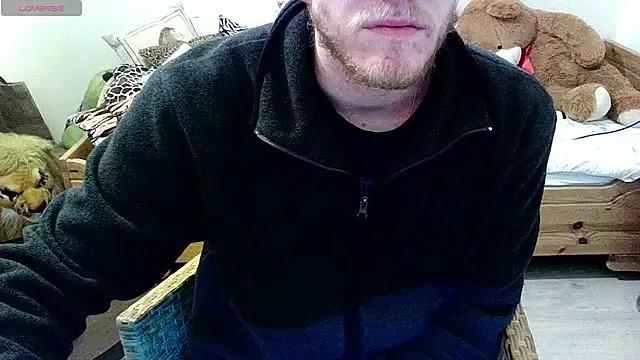 Snapshot of Love_Bert chatting on February 27, 2025, 8:09 pm Love Bert online show from February 27, 2025, 8:09 pm