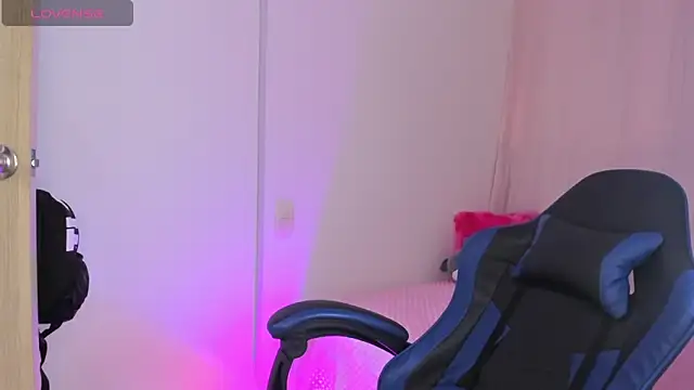 Snapshot of roseliam25 chatting on September 17, 2025, 7:48 pm roseliam25 online show from September 17, 2025, 7:48 pm