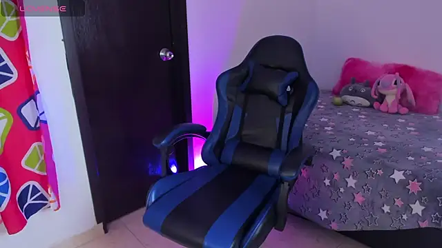 Snapshot of roseliam25 chatting on November 4, 2025, 7:02 pm roseliam25 online show from November 4, 2025, 7:02 pm