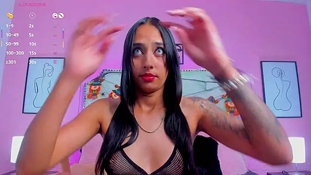 charlotte kisss online show from October 25, 2025, 7:52 pm