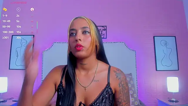 charlotte kisss online show from March 11, 2026, 7:31 pm