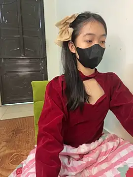 Snapshot of DA-EUN chatting on December 14, 2024, 2:45 am DA-EUN online show from December 14, 2024, 2:45 am