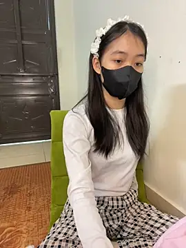 Snapshot of DA-EUN chatting on December 16, 2024, 3:08 am DA-EUN online show from December 16, 2024, 3:08 am