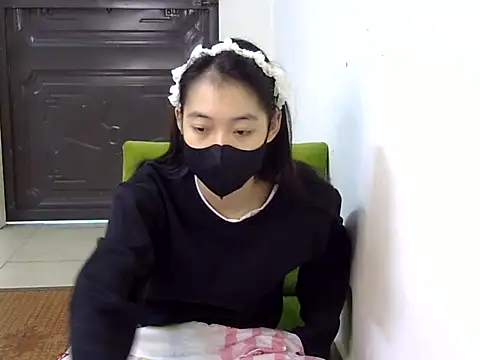 Snapshot of DA-EUN chatting on December 21, 2024, 2:41 am DA-EUN online show from December 21, 2024, 2:41 am