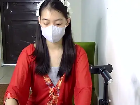 Snapshot of DA-EUN chatting on December 21, 2024, 6:41 am DA-EUN online show from December 21, 2024, 6:41 am