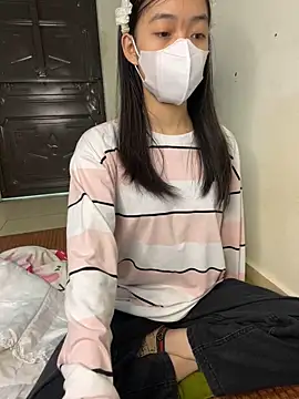 Snapshot of DA-EUN chatting on December 23, 2024, 1:29 am DA-EUN online show from December 23, 2024, 1:29 am