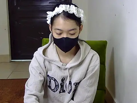 Snapshot of DA-EUN chatting on December 30, 2024, 3:36 am DA-EUN online show from December 30, 2024, 3:36 am