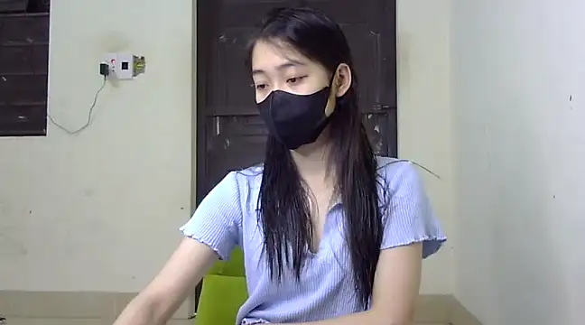 Snapshot of DA-EUN chatting on March 3, 2025, 8:38 am DA-EUN online show from March 3, 2025, 8:38 am