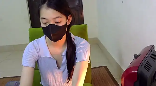 Snapshot of DA-EUN chatting on March 13, 2025, 3:33 am DA-EUN online show from March 13, 2025, 3:33 am