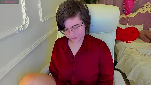 Snapshot of Lily_Marlin chatting on April 19, 2026, 6:13 am Lily Marlin online show from April 19, 2026, 6:13 am