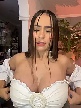 Snapshot of Mau_White chatting on June 21, 2026, 1:30 am Mau White online show from June 21, 2026, 1:30 am