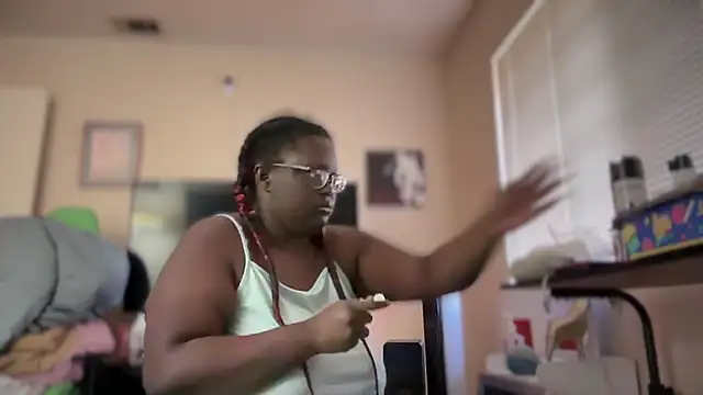 Yagurl  west online show from January 18, 2025, 11:11 pm