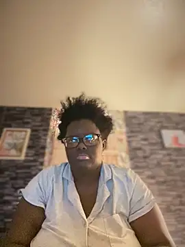 Yagurl  west online show from November 19, 2025, 4:12 am