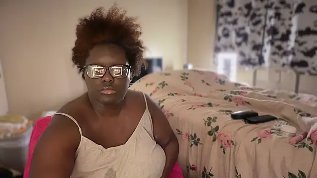 Yagurl  west online show from February 15, 2026, 7:38 am