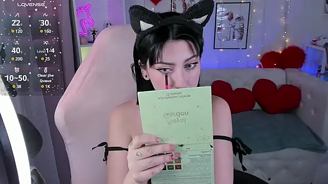 Snapshot of PennyMay chatting on February 17, 2025, 4:31 am PennyMay online show from February 17, 2025, 4:31 am