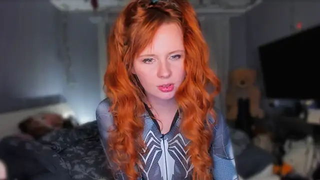 KlementinaBbG online show from April 7, 2026, 9:04 pm