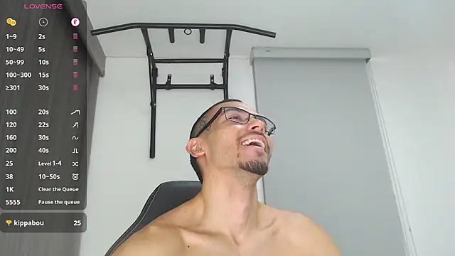 Snapshot of russthiago chatting on January 3, 2025, 3:44 pm russthiago online show from January 3, 2025, 3:44 pm