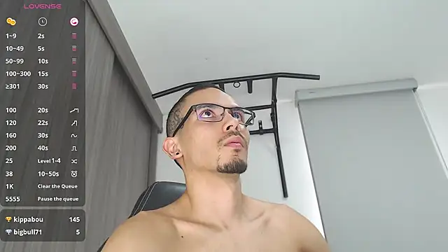 Snapshot of russthiago chatting on March 14, 2025, 6:29 pm russthiago online show from March 14, 2025, 6:29 pm