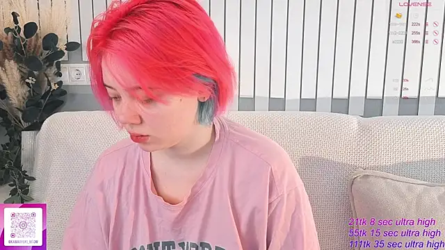   KawaiiYuki   online show from November 15, 2025, 6:22 am