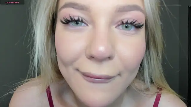 sarahphyllis online show from November 13, 2025, 9:03 pm