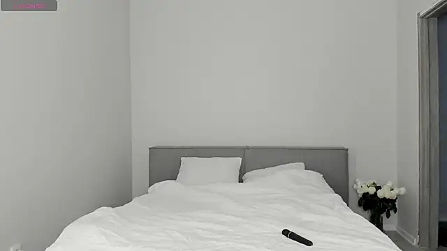 sarahphyllis online show from November 26, 2025, 7:59 pm